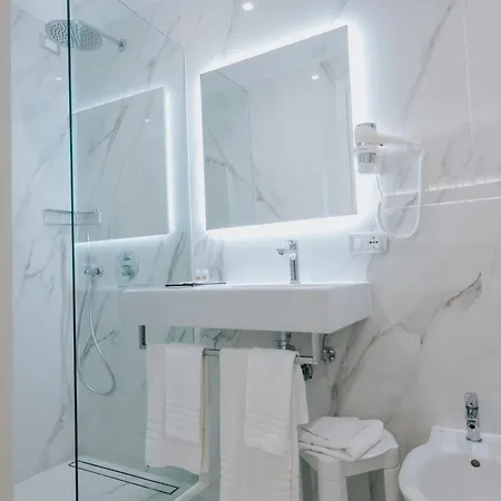 Hotel Di Parenzo 3*