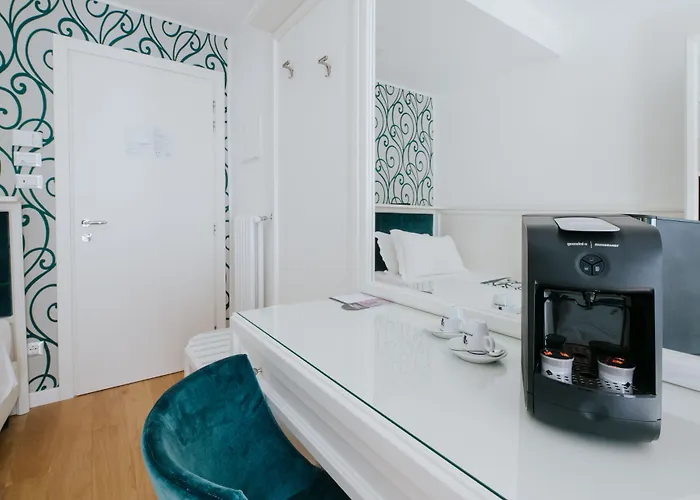 Citta Di Parenzo Szálloda Trieszt